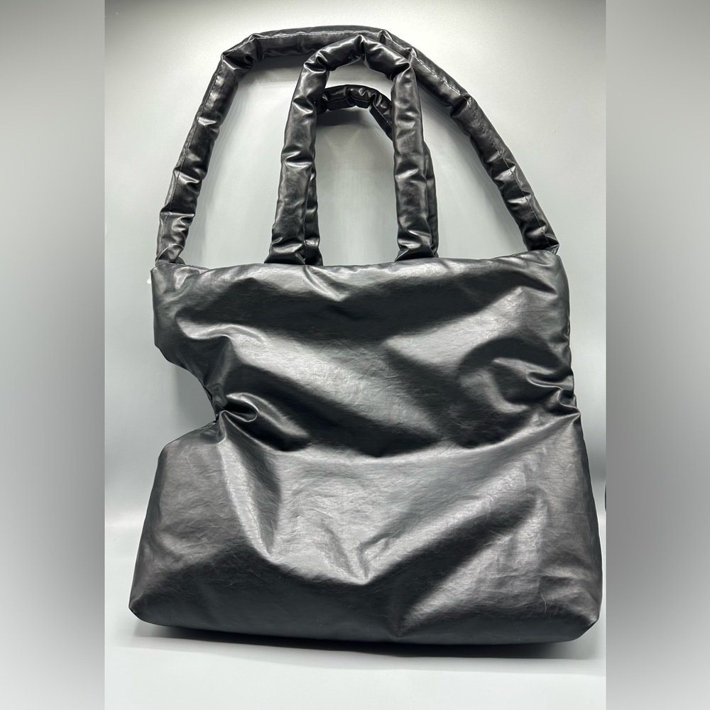 KASSL EDITIONS Pillow Puffy Oil Black Dog Carrier Bag